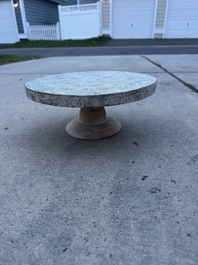 White & Gold Cake Stand